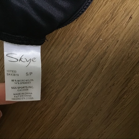 Black bikini top - Picture 3 of 3